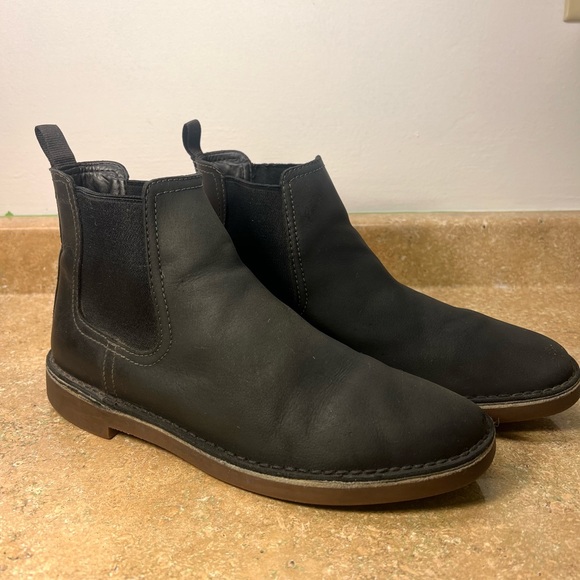 Men’s Clark’s-Size 10 Chelsea boots. Gently worn, 100% leather. Classic style - Picture 7 of 12